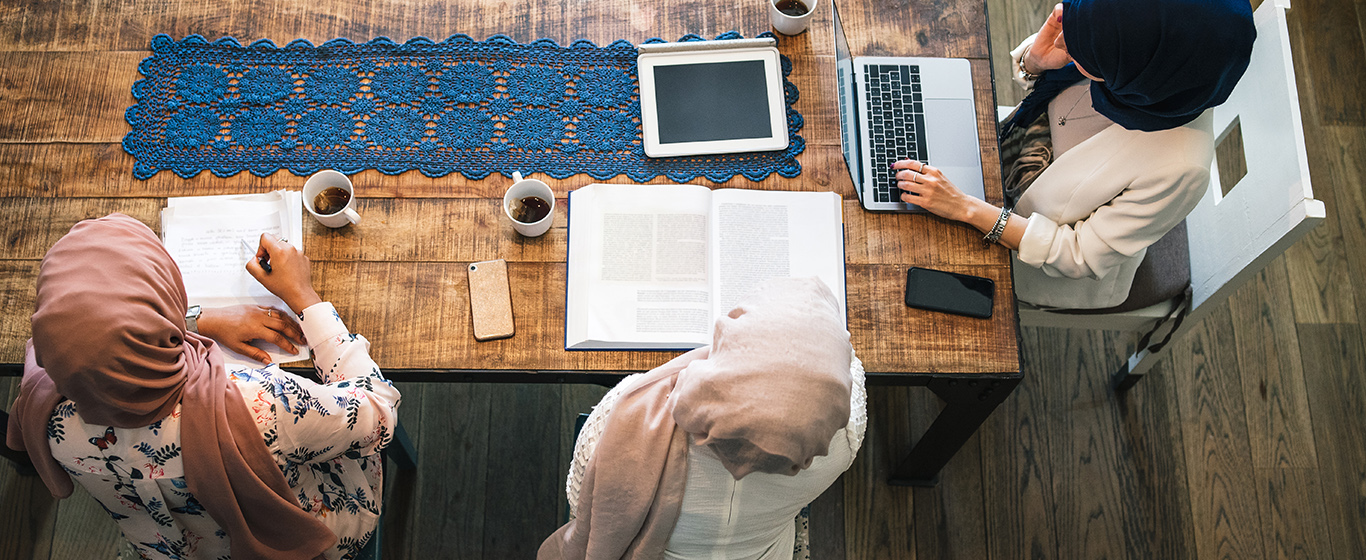 Apa Dasar Hukum Asuransi Syariah di Indonesia?