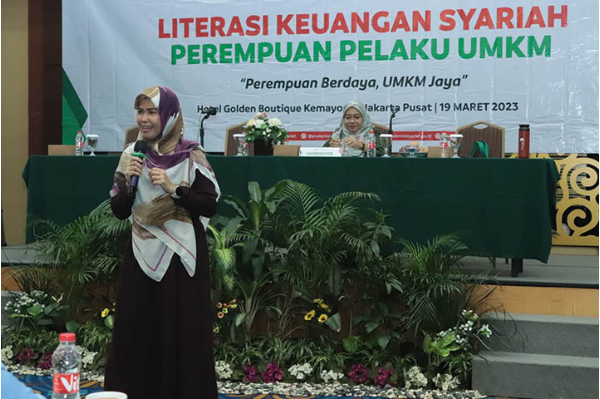 Foto Artikel - Literasi Keuangan Syariah Perempuan Pelaku UMKM