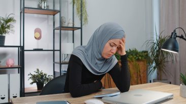 Burnout vs Stres Biasa: Kapan Harus Waspada?