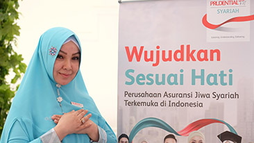 Mengenal Ibu Arti, Sosok Tenaga Pemasar Inspiratif yang Membantu Pasien Kanker dengan Klaim Senilai 1 Miliar