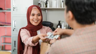 THR: Hak Karyawan dan Manfaatnya dalam Perspektif Syariah