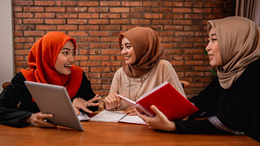 Menuju Financial Freedom: Pilihan Instrumen Keuangan Syariah Terbaik