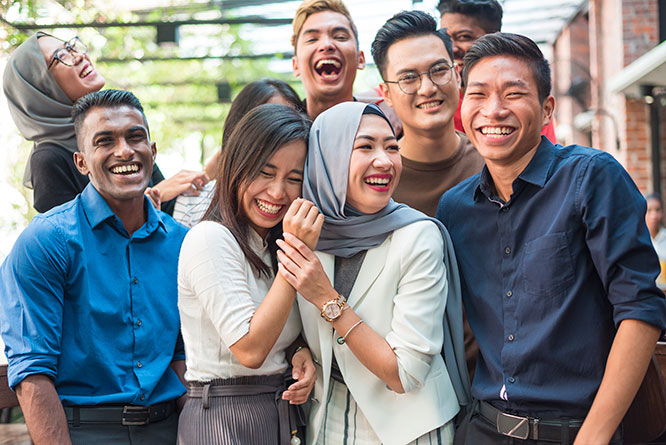 Karyawan sedang berkumpul